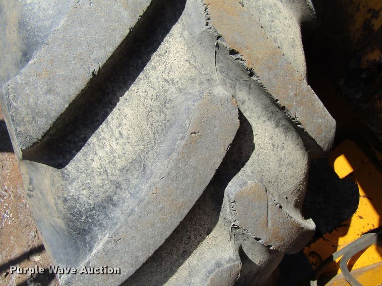 image for item GQ9022 1989 John Deere 210C  backhoe