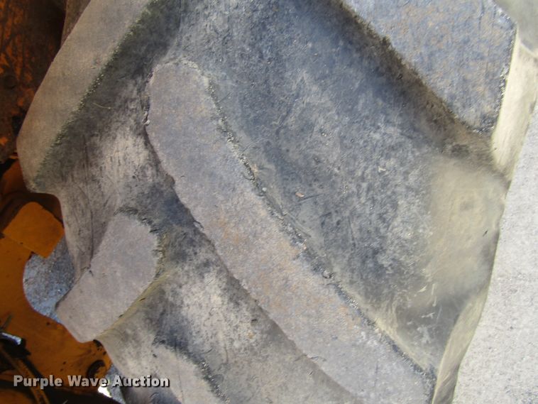 image for item GQ9022 1989 John Deere 210C  backhoe