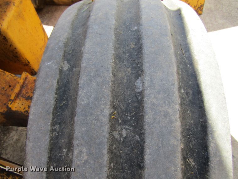 image for item GQ9022 1989 John Deere 210C  backhoe