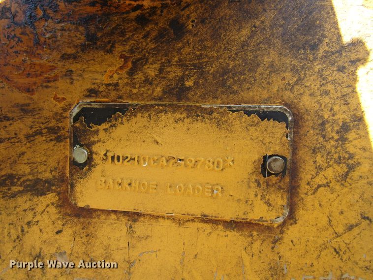 image for item GQ9022 1989 John Deere 210C  backhoe