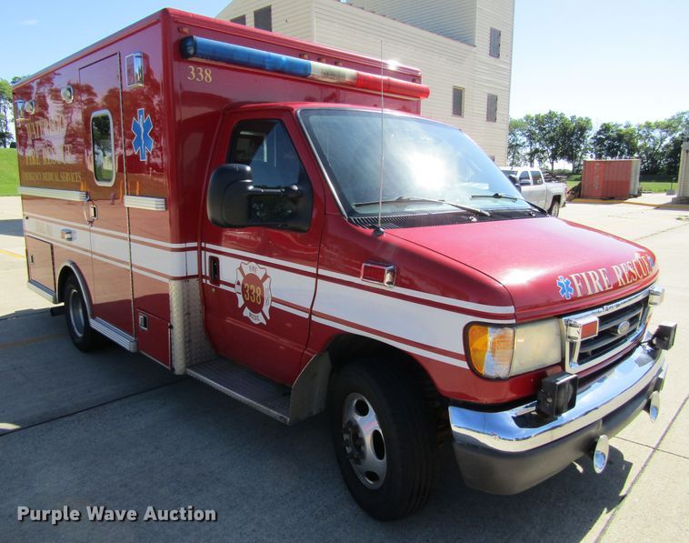 image for item GQ9026 2003 Ford Econoline E350  ambulance