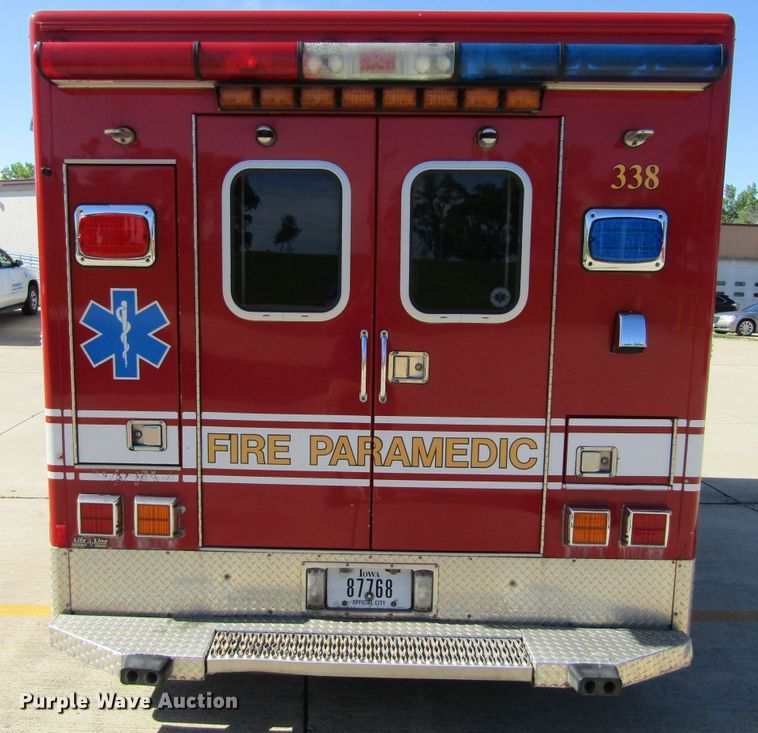 image for item GQ9026 2003 Ford Econoline E350  ambulance