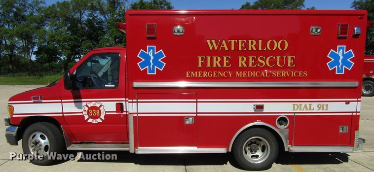 image for item GQ9026 2003 Ford Econoline E350  ambulance