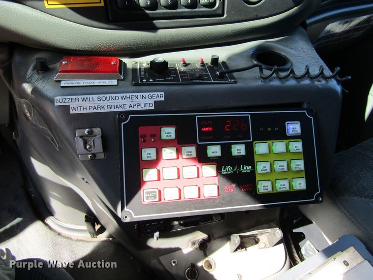 image for item GQ9026 2003 Ford Econoline E350  ambulance