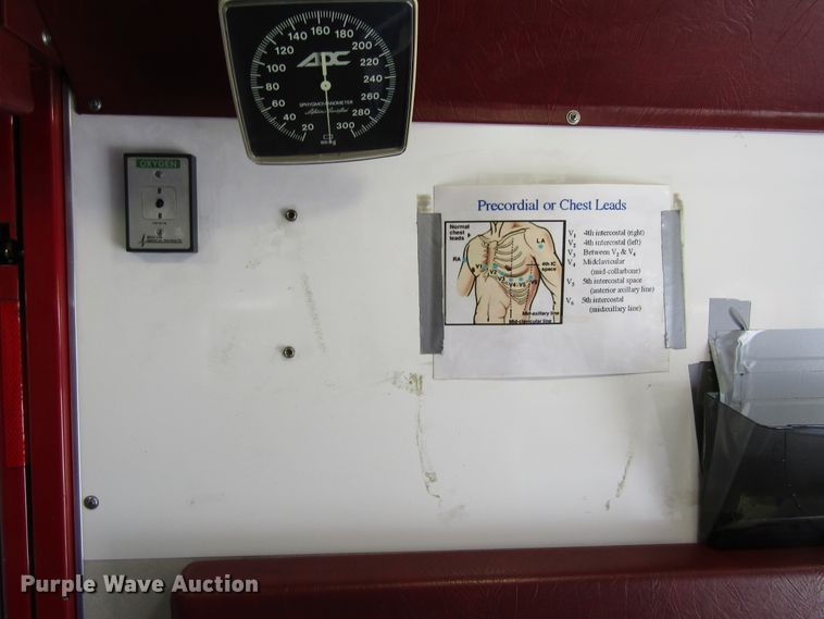 image for item GQ9026 2003 Ford Econoline E350  ambulance