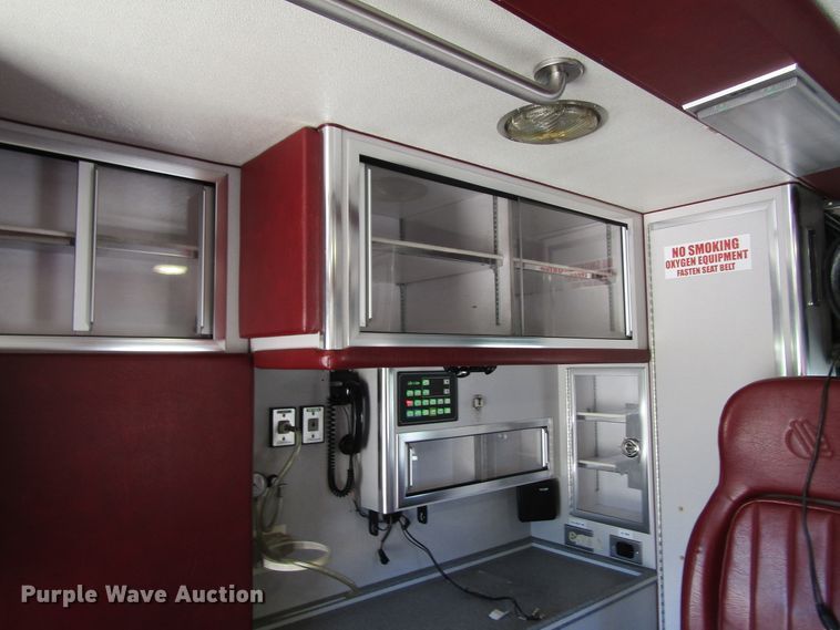 image for item GQ9026 2003 Ford Econoline E350  ambulance