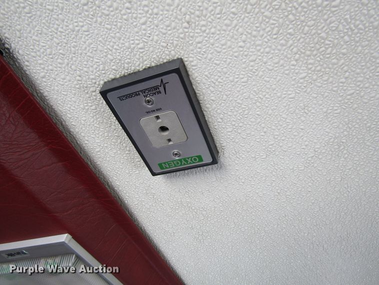 image for item GQ9026 2003 Ford Econoline E350  ambulance