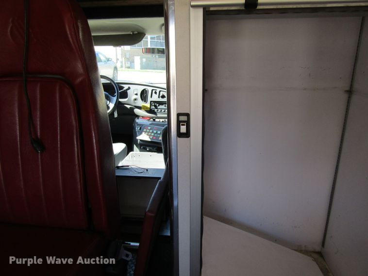 image for item GQ9026 2003 Ford Econoline E350  ambulance