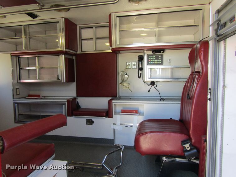 image for item GQ9026 2003 Ford Econoline E350  ambulance