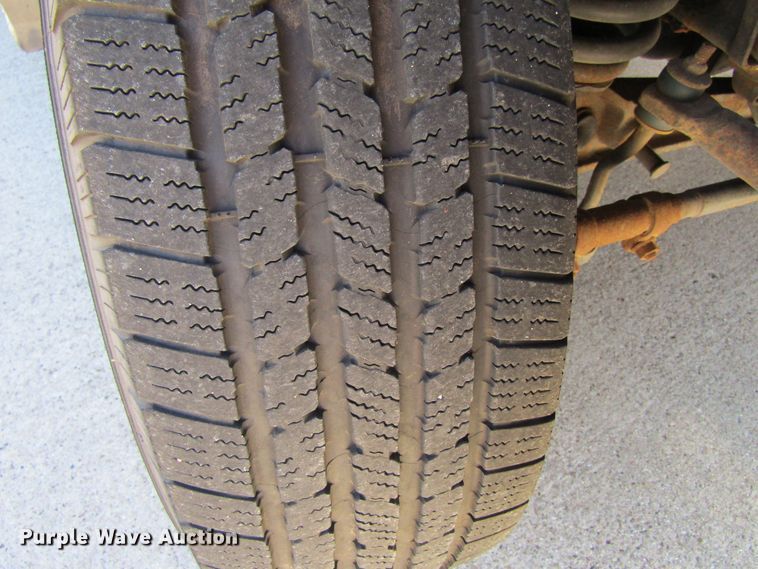 image for item GQ9026 2003 Ford Econoline E350  ambulance