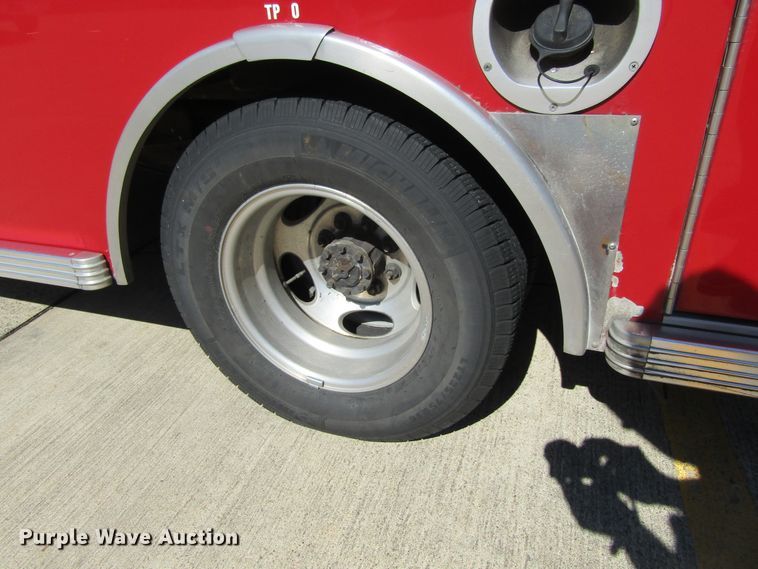 image for item GQ9026 2003 Ford Econoline E350  ambulance