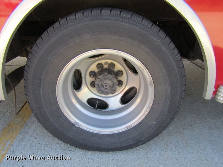 image for item GQ9026 2003 Ford Econoline E350  ambulance