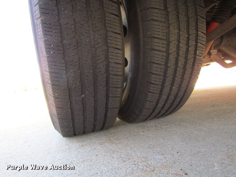 image for item GQ9026 2003 Ford Econoline E350  ambulance