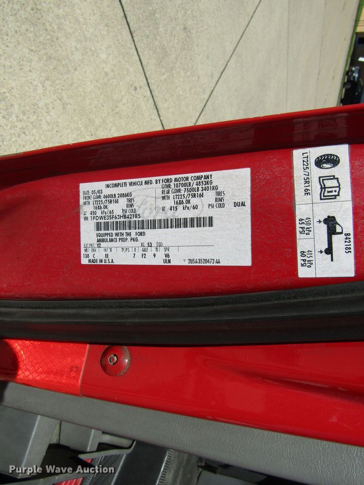 image for item GQ9026 2003 Ford Econoline E350  ambulance