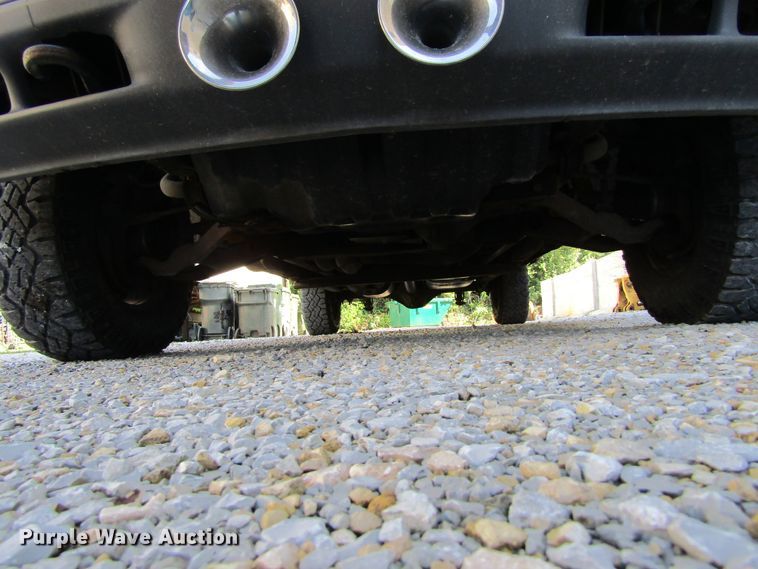 image for item GQ9027 2003 Chevrolet Suburban 2500  SUV