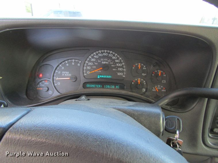 image for item GQ9027 2003 Chevrolet Suburban 2500  SUV