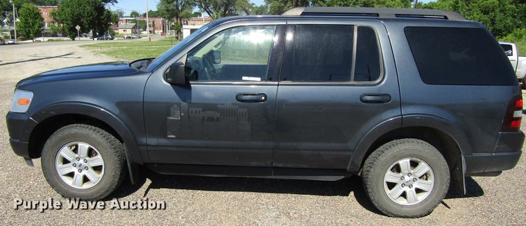 image for item GQ9029 2010 Ford Explorer XLT  SUV