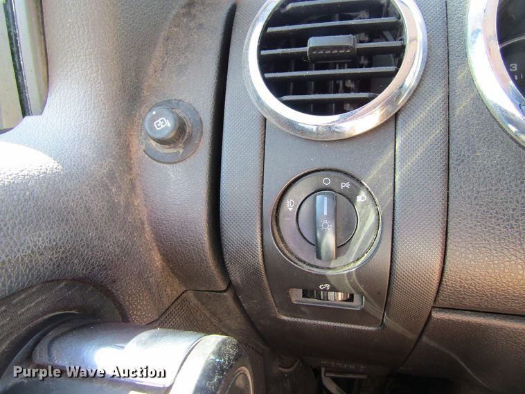 image for item GQ9029 2010 Ford Explorer XLT  SUV