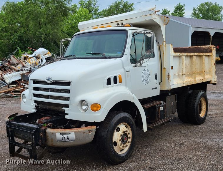 image for item GT9117 2000 Sterling L-Line  dump truck