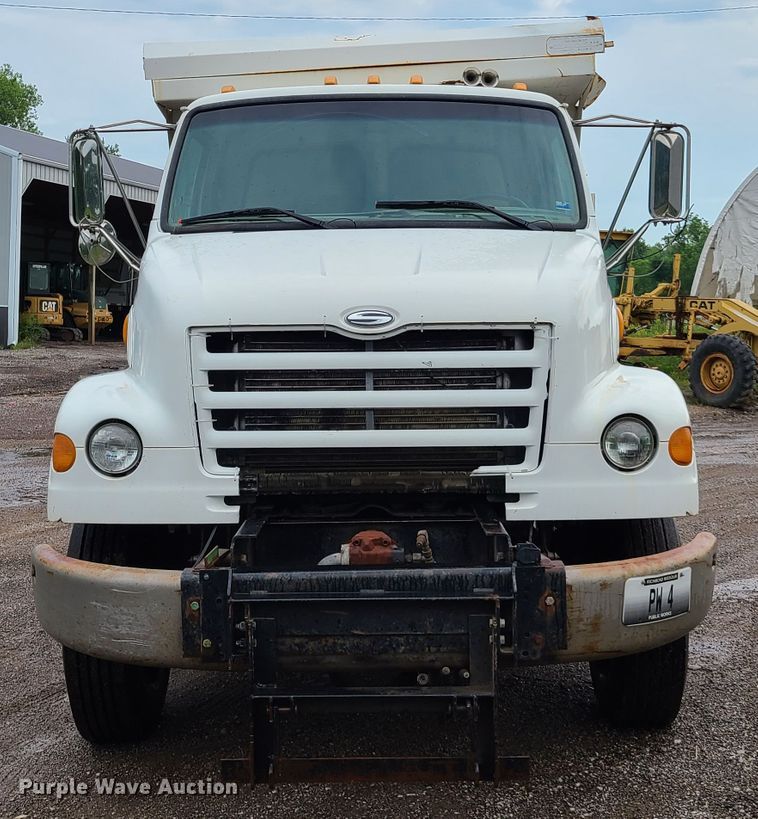 image for item GT9117 2000 Sterling L-Line  dump truck
