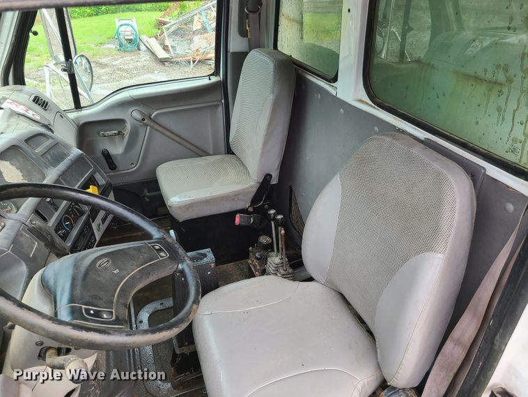 image for item GT9117 2000 Sterling L-Line  dump truck