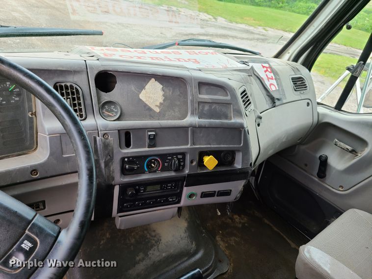 image for item GT9117 2000 Sterling L-Line  dump truck