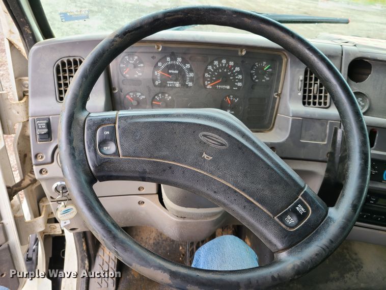 image for item GT9117 2000 Sterling L-Line  dump truck