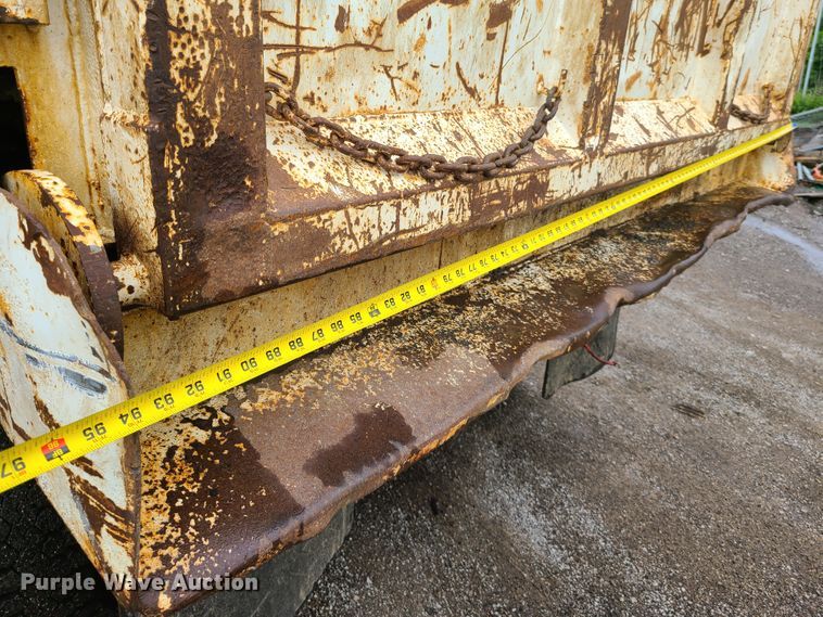 image for item GT9117 2000 Sterling L-Line  dump truck