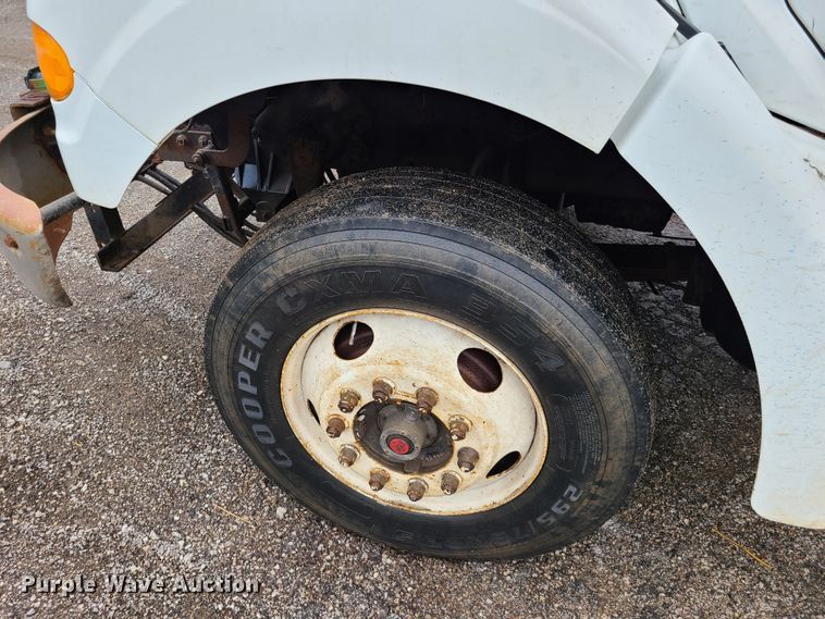 image for item GT9117 2000 Sterling L-Line  dump truck