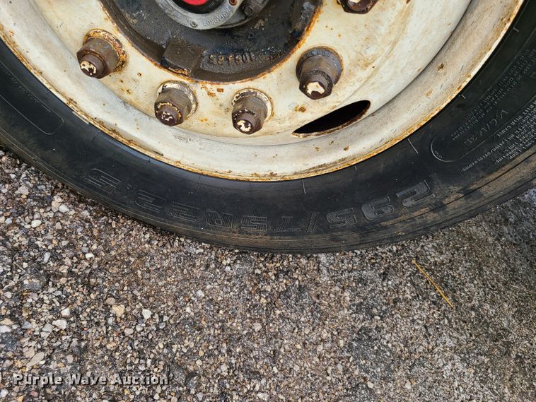 image for item GT9117 2000 Sterling L-Line  dump truck