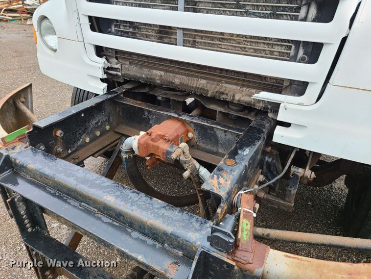 image for item GT9117 2000 Sterling L-Line  dump truck