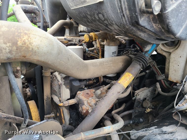 image for item GT9117 2000 Sterling L-Line  dump truck