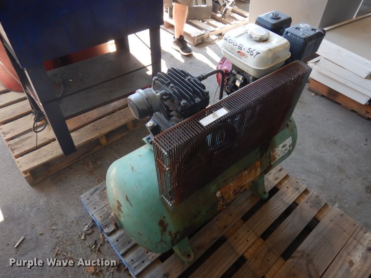 image for item GW9197 Speedaire air compressor