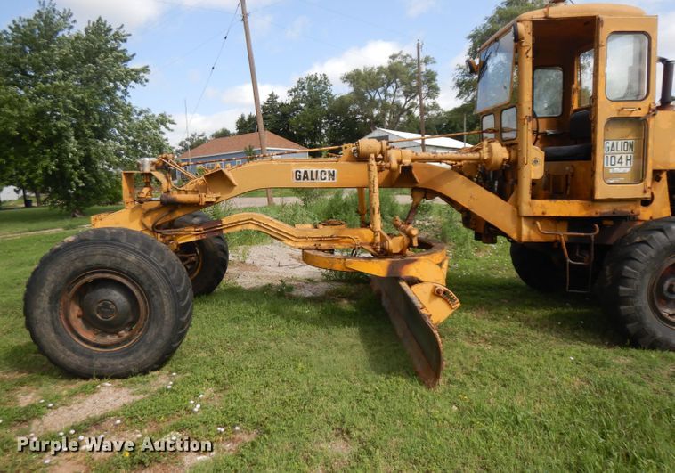 image for item HA9284 Galion 104H  rigid frame motor grader
