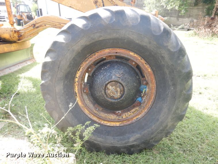 image for item HA9284 Galion 104H  rigid frame motor grader