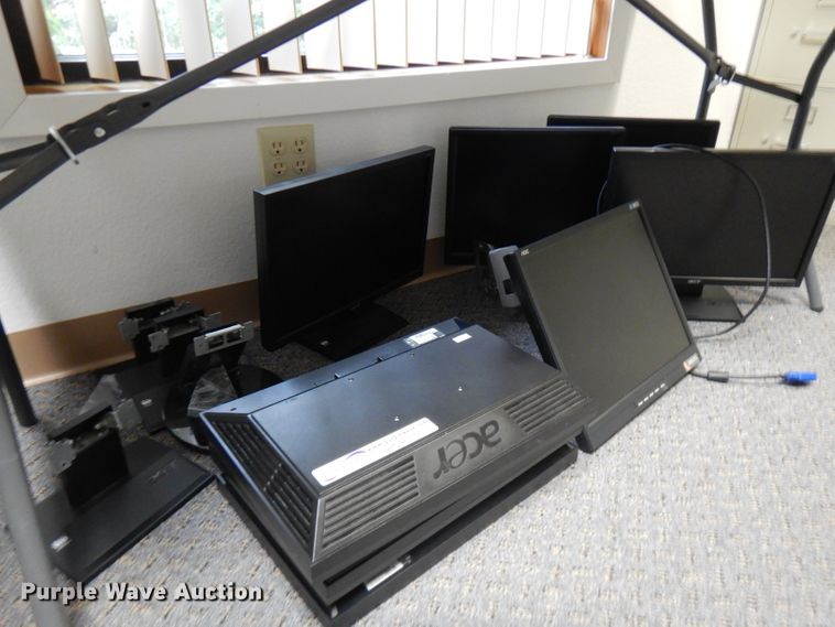 image for item HG9037 (8) monitors