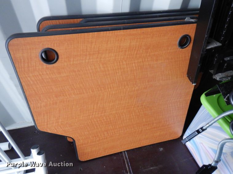 image for item HG9043 Xybix tables