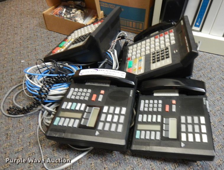 image for item HG9051 (4) 911 operator phones