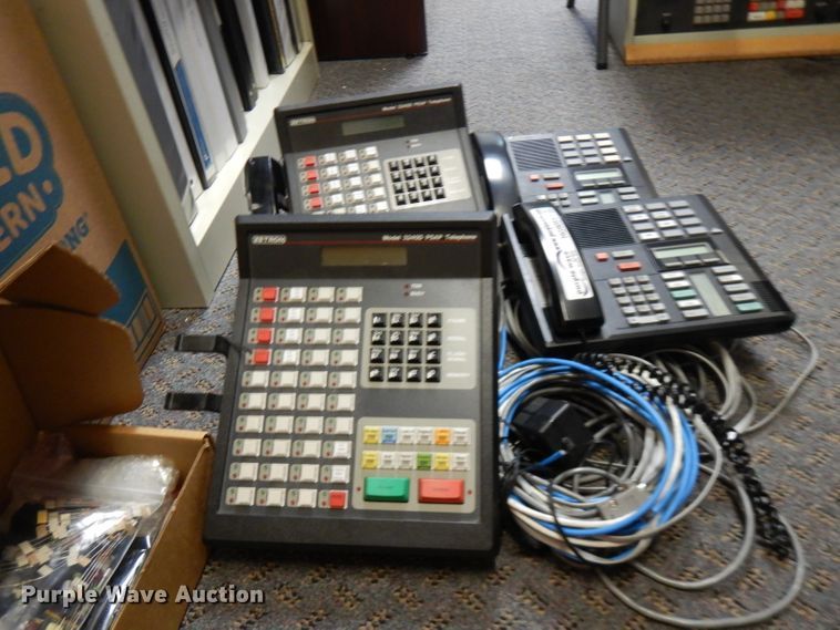 image for item HG9051 (4) 911 operator phones