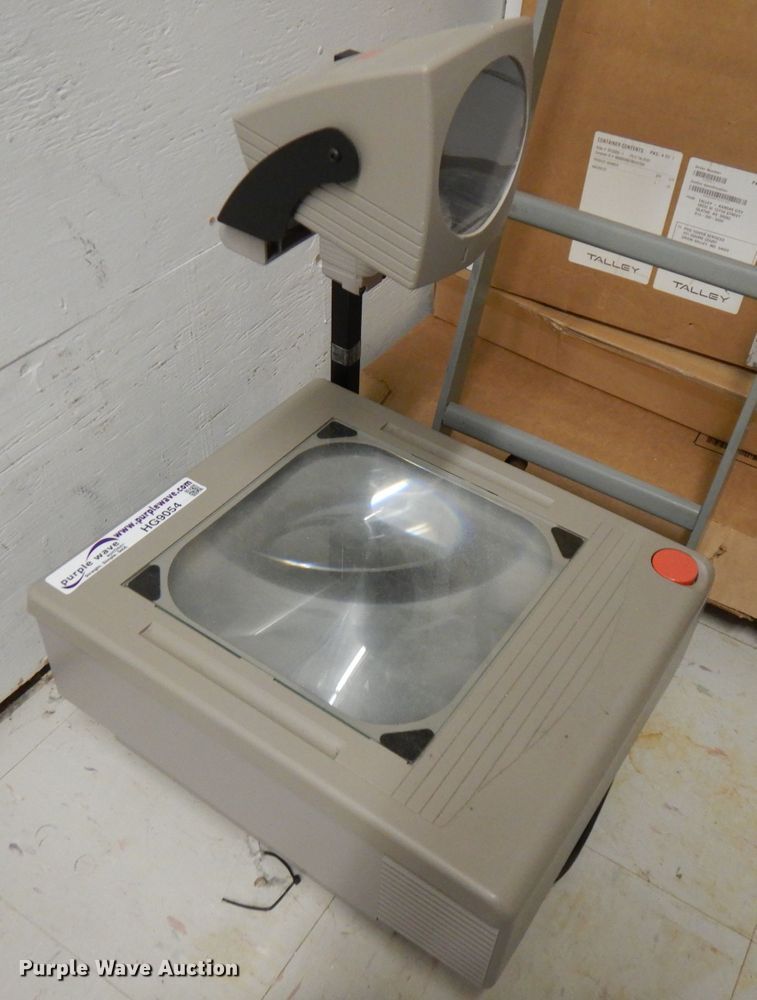 image for item HG9054 3M overhead projector
