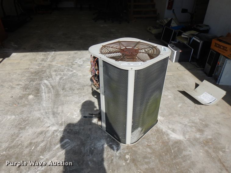 Gibson AC unit in Forsyth, MO Item HG9074 sold Purple Wave