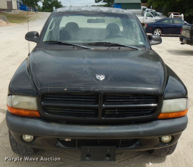 image for item HG9082 2002 Dodge Dakota Sport  Club Cab pickup truck