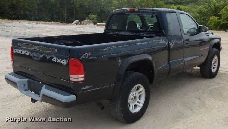 image for item HG9082 2002 Dodge Dakota Sport  Club Cab pickup truck