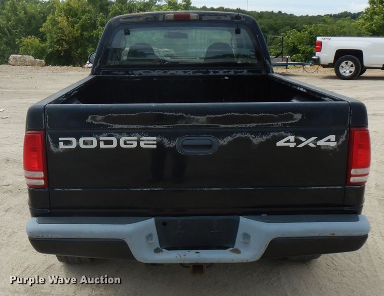 image for item HG9082 2002 Dodge Dakota Sport  Club Cab pickup truck