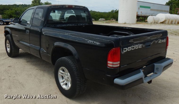 image for item HG9082 2002 Dodge Dakota Sport  Club Cab pickup truck