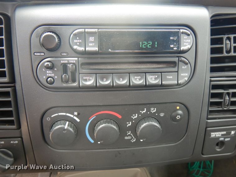 image for item HG9082 2002 Dodge Dakota Sport  Club Cab pickup truck