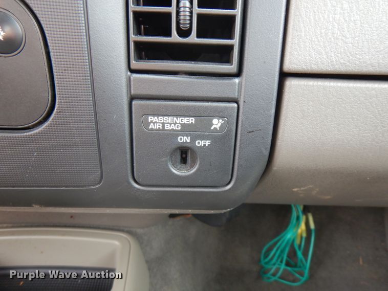 image for item HG9082 2002 Dodge Dakota Sport  Club Cab pickup truck