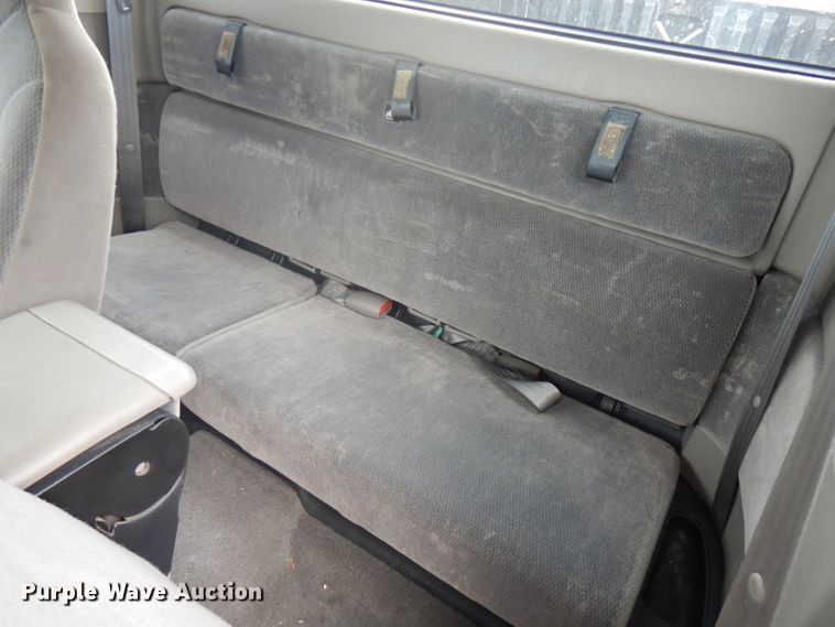 image for item HG9082 2002 Dodge Dakota Sport  Club Cab pickup truck