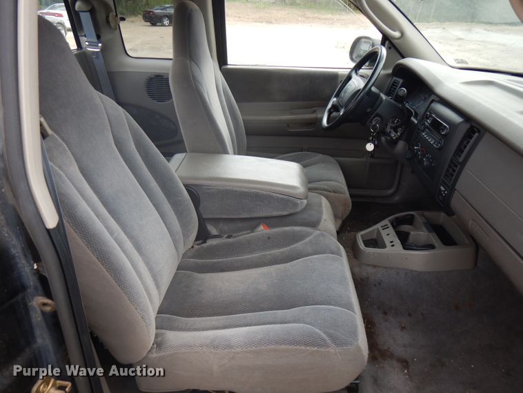 image for item HG9082 2002 Dodge Dakota Sport  Club Cab pickup truck