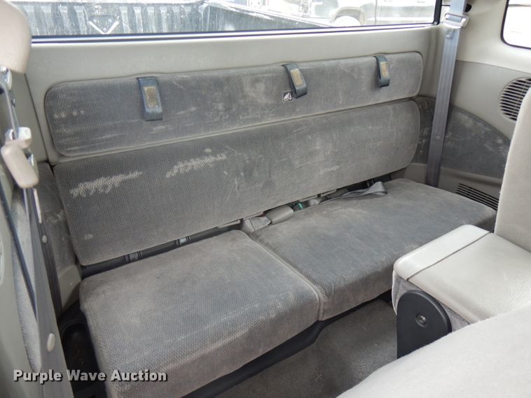 image for item HG9082 2002 Dodge Dakota Sport  Club Cab pickup truck
